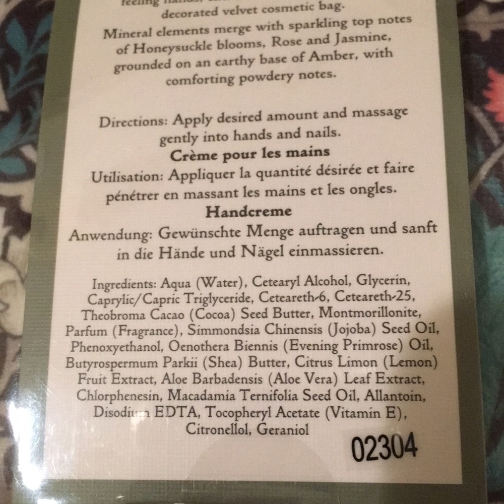 Morris & Co Shea Hand Creams and cosmetic bag NWT - Picture 7 of 8